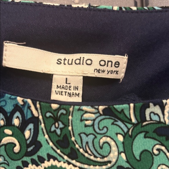 Studio One Elegant Navy Apparel - Picture 2 of 3
